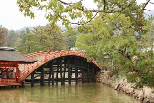 厳島神社反橋